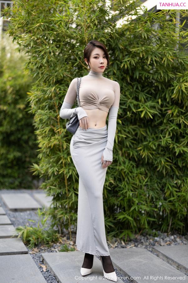 [XiuRen]高清写真图 2022.11.22 No.5895 徐莉芝Booty 黑丝美腿